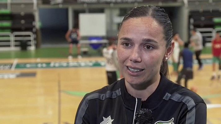 Mujer y deporte - Árbitro de baloncesto: Esperanza Mendoza