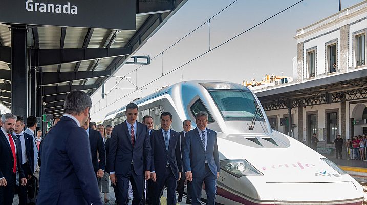 Telediario 1 - El AVE Madrid-Granada realiza su viaje inaugural tras una década de obras