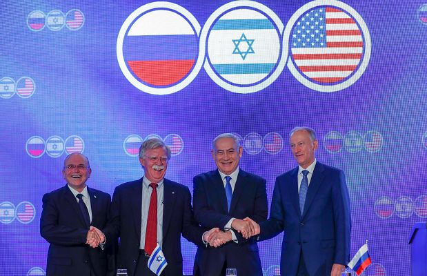 Telediario 1 - Tensión entre EE.UU. e Irán por las armas nucleares con el petróleo de fondo