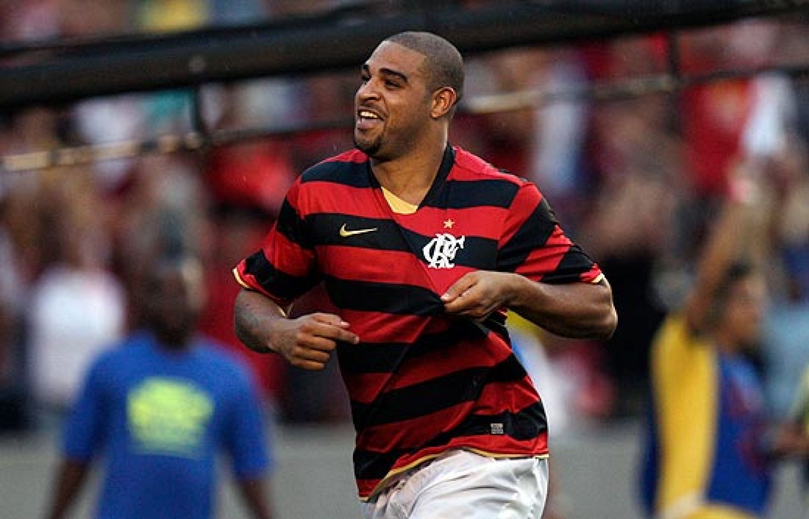 Adriano se reivindica con goles | Ver