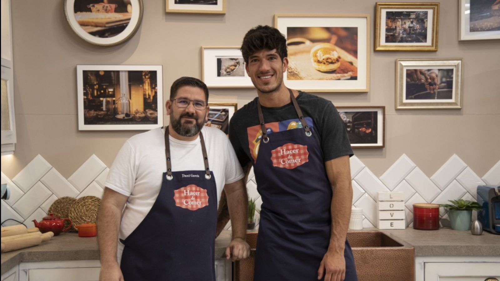 Hacer de comer - Alcachofas con almejas y pollo asado con limón - ver ahora