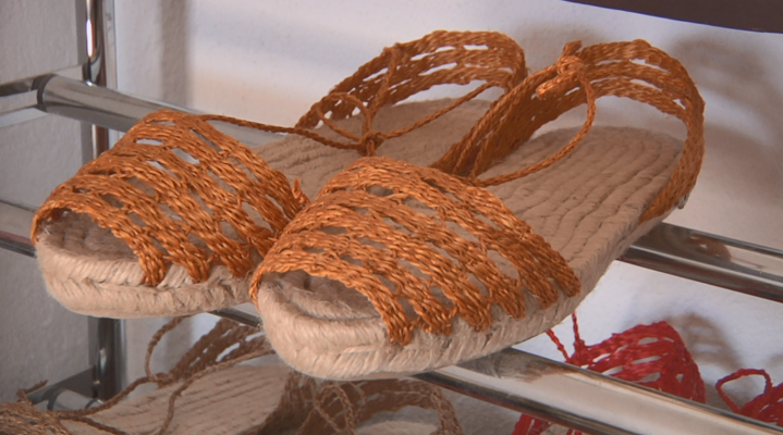 Aquí la Tierra - Fabricando espardeñas artesanas