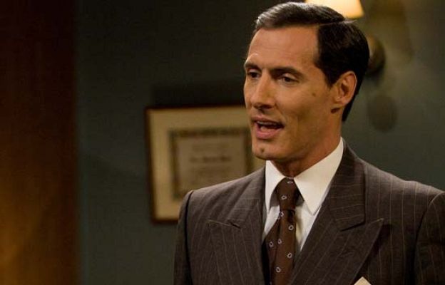 Amar en tiempos revueltos - Beso apasionado de Ramón y Elena