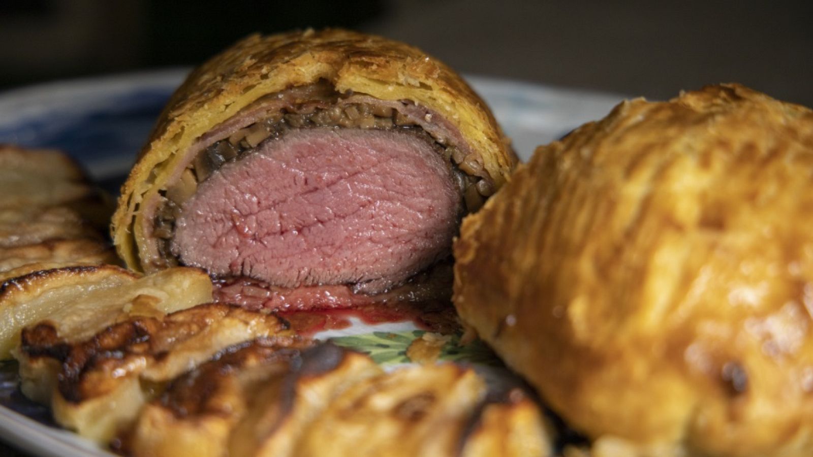 Hacer de comer - Crema de zanahoria y solomillo Wellington - ver ahora