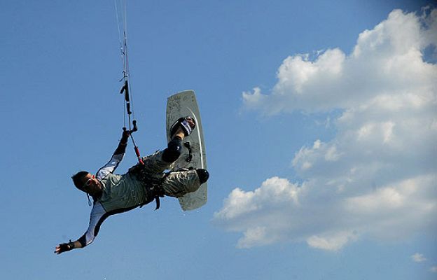  - Saltos imposibles de Kite Surf