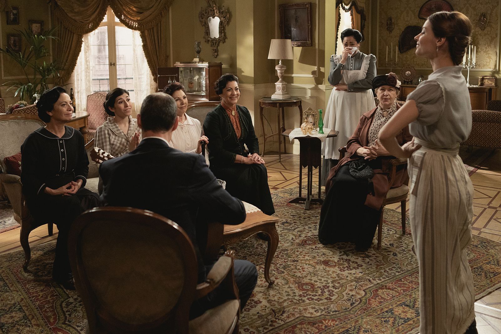 Las vecinas despiden a Cinta | Ver