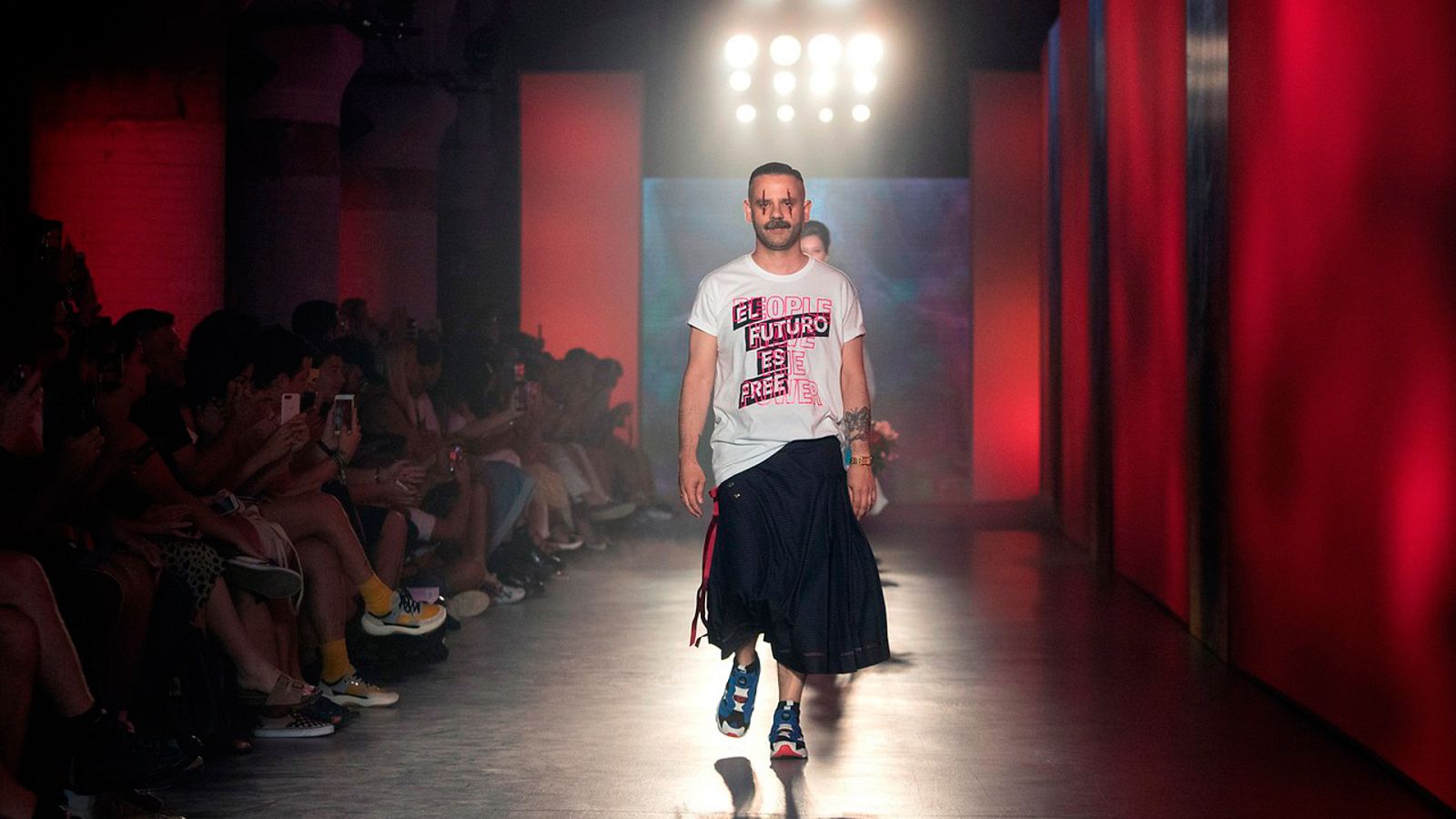 Charlamos con Ángel Vilda, director creativo Brain&Beast. | Ver