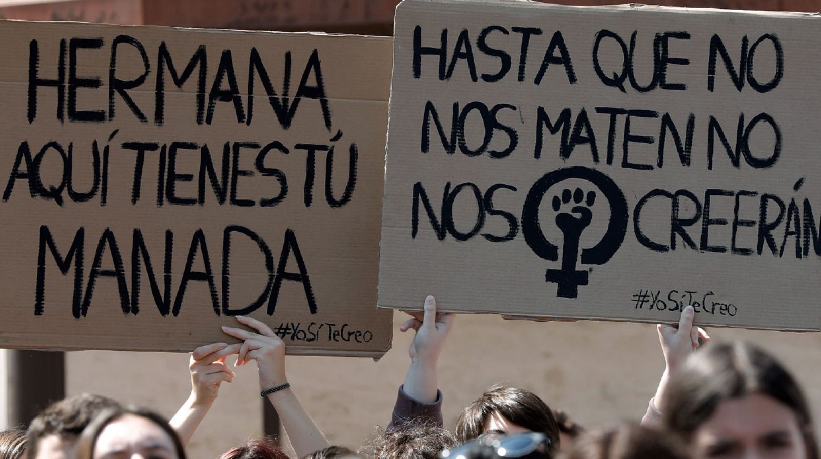 La víctima de 'La Manada' asegura en una carta que el  proceso ha sido "largo, intenso y agotador"