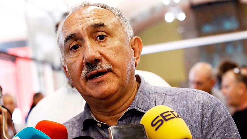 Los sindicatos se�alan que se ralentiza el empleo y la CEOE, que Espa�a va "por el buen camino"