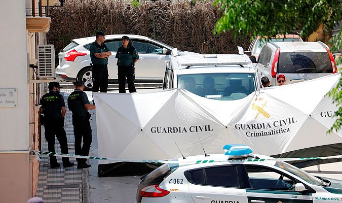Telediario 1 - Asesinada una mujer en Córdoba por su marido