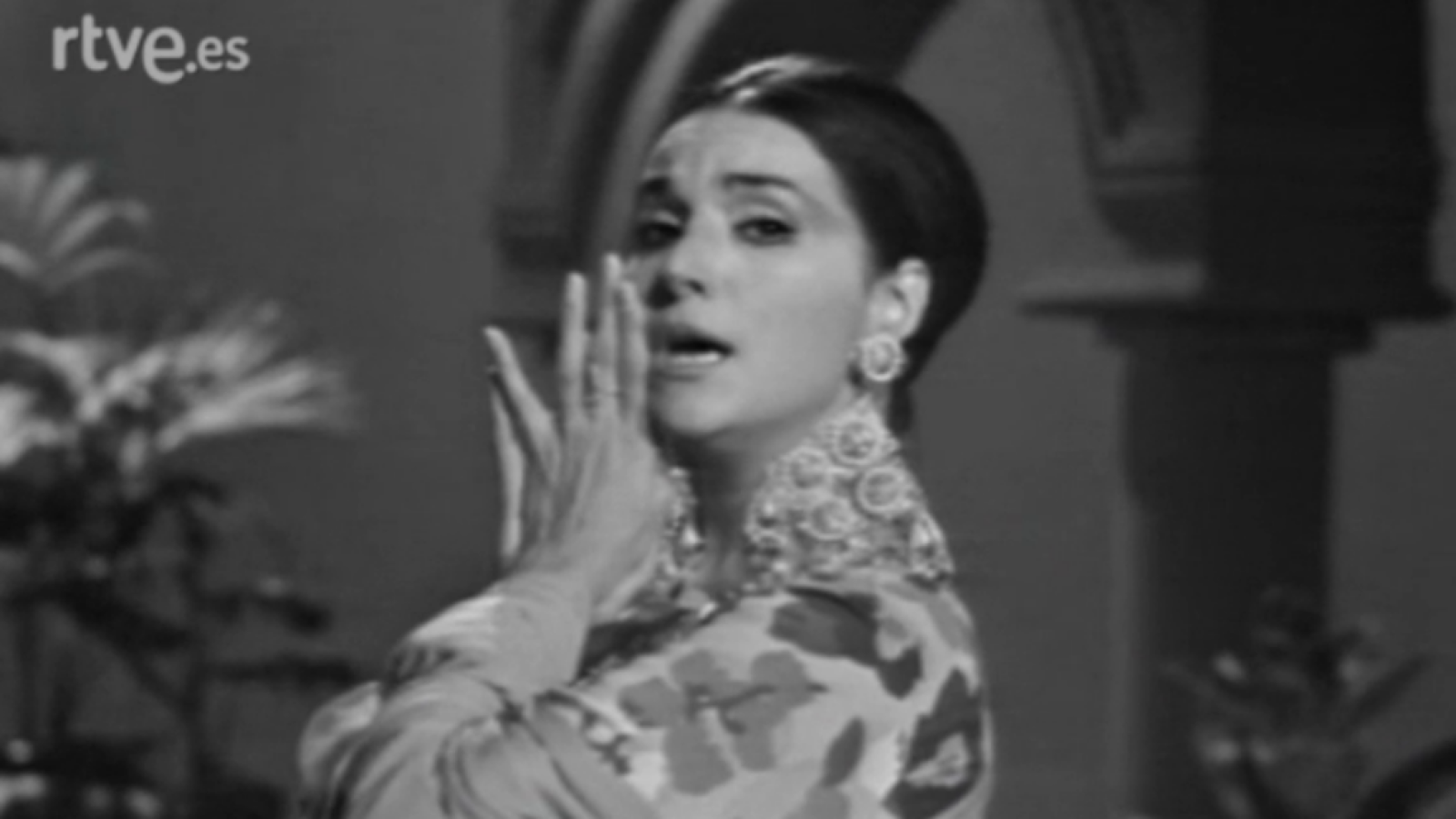 Esta noche con - Nati Mistral