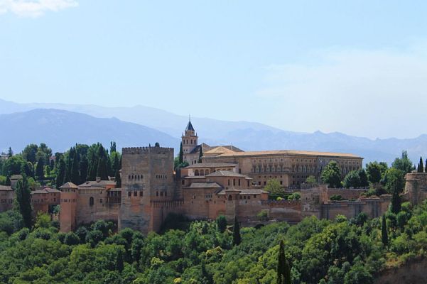 España Directo - La Alhambra de Granada, un lugar de récord