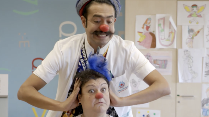 De seda y hierro - No me hagas reír - Lengua de signos