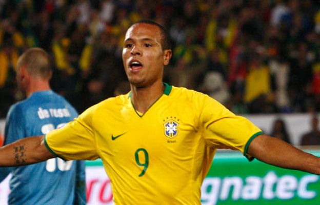  - Luis Fabiano se defiende