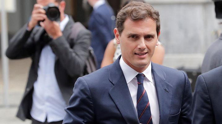 Telediario 1 - Vox insulta a Rivera en medio de las negociaciones para formar gobiernos en Madrid y Murcia