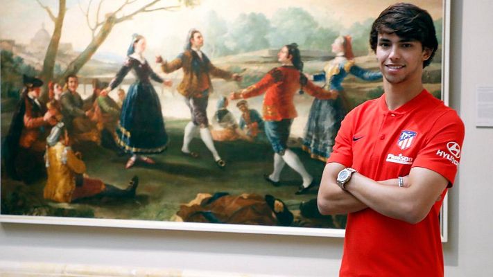 Telediario 1 - El Atlético de Madrid ficha a Joao Félix por 126 millones, el fichaje más caro de su historia