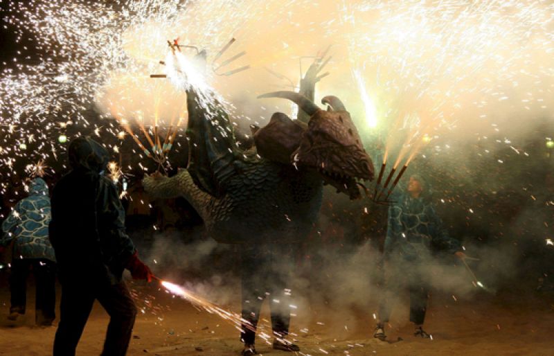 Reporteros del telediario - Para los bomberos, la noche de San Juan es una noche de máxima alerta - Reporteros del Telediario | Ver