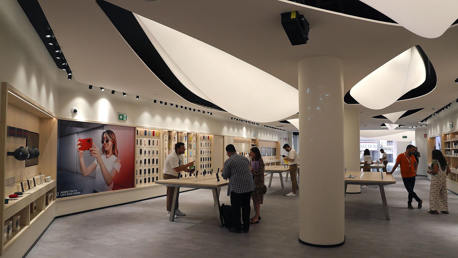 Huawei quiere retomar el vuelo después de las graves turbulencias por las que ha atravesado, que le han hecho perder casi un tercio de las ventas desde que Estados Unidos anunciase el veto a la marca. El fabricante chino, el segundo a nivel mundial y