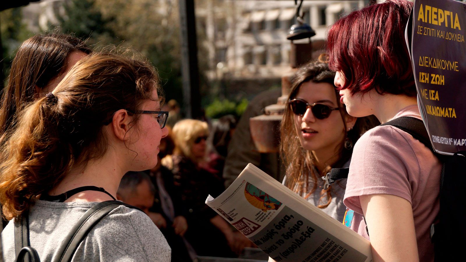 Jóvenes y pensionistas, entre los que más siguen sufriendo las consecuencias de la crisis en Grecia