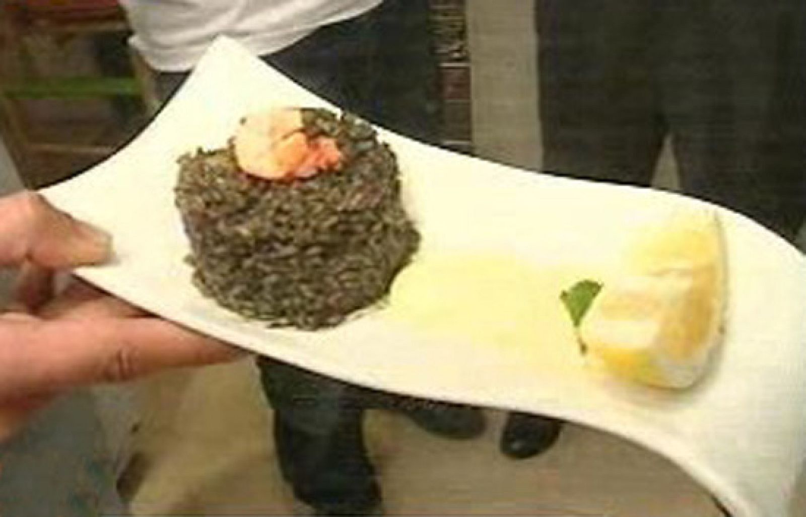 España Directo - Arroz negro con carabineros - RTVE Cocina | Ver