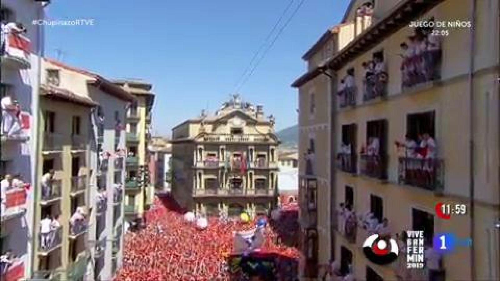 Jesús Garisoain, subdirector de la banda municipal de música 'La Pamplonesa', da inicio a las fiestas de San Fermin 2019