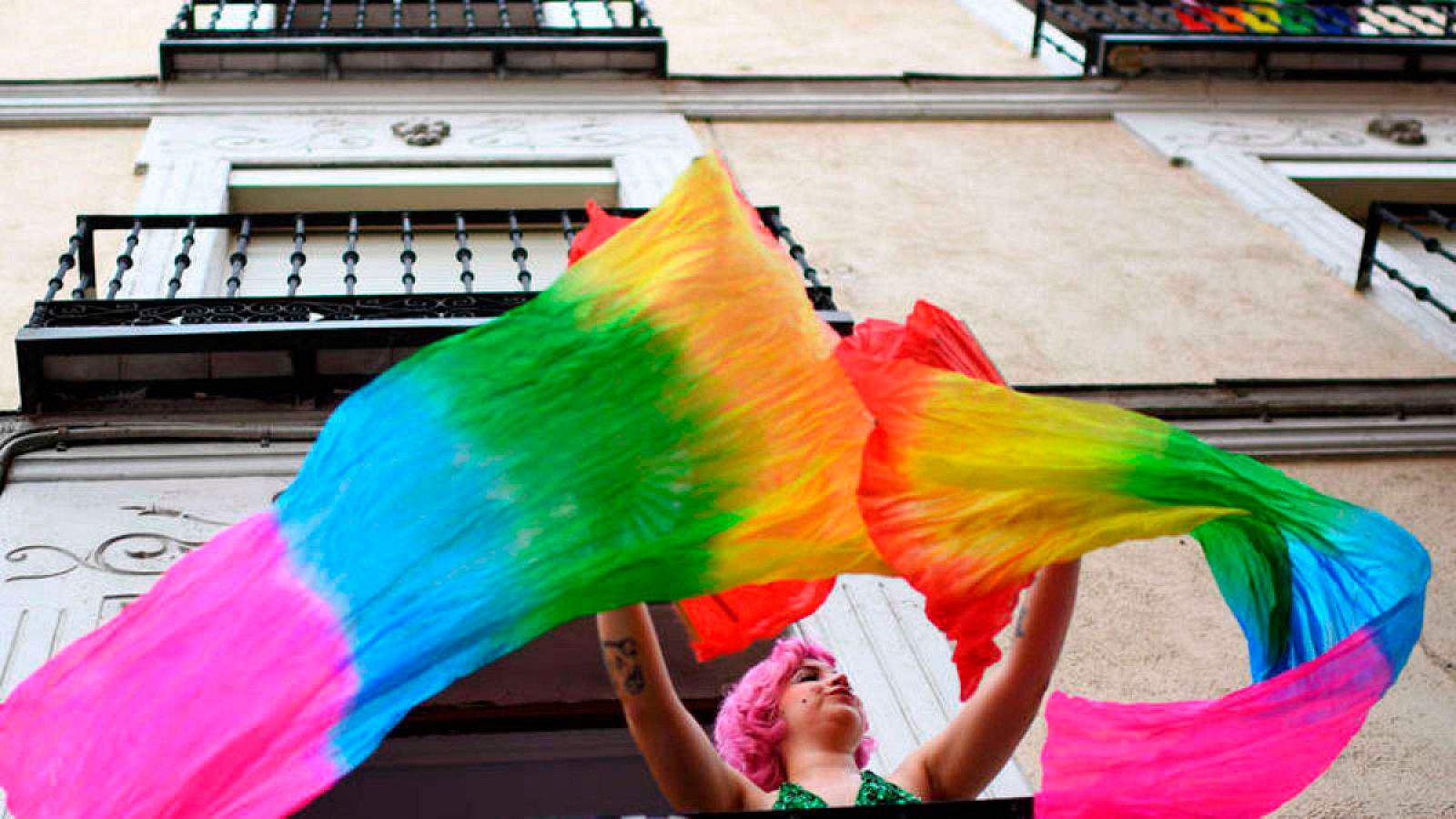 La manifestación del Orgullo recorrerá este sábado el centro de Madrid y rendirá homenaje a los mayores LGTBIQ | Ver