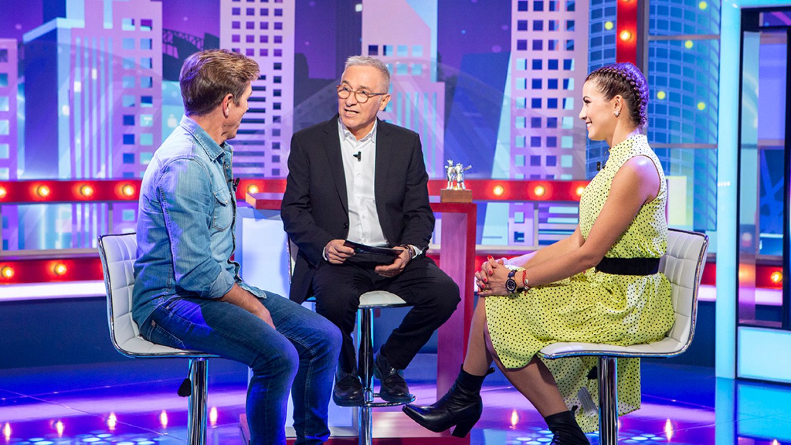 Juego de niños - Manuel Díaz El Cordobés y Virginia Troconis - ver ahora