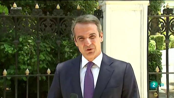 La 2 Noticias - Grecia vuelve  a la política tradicional