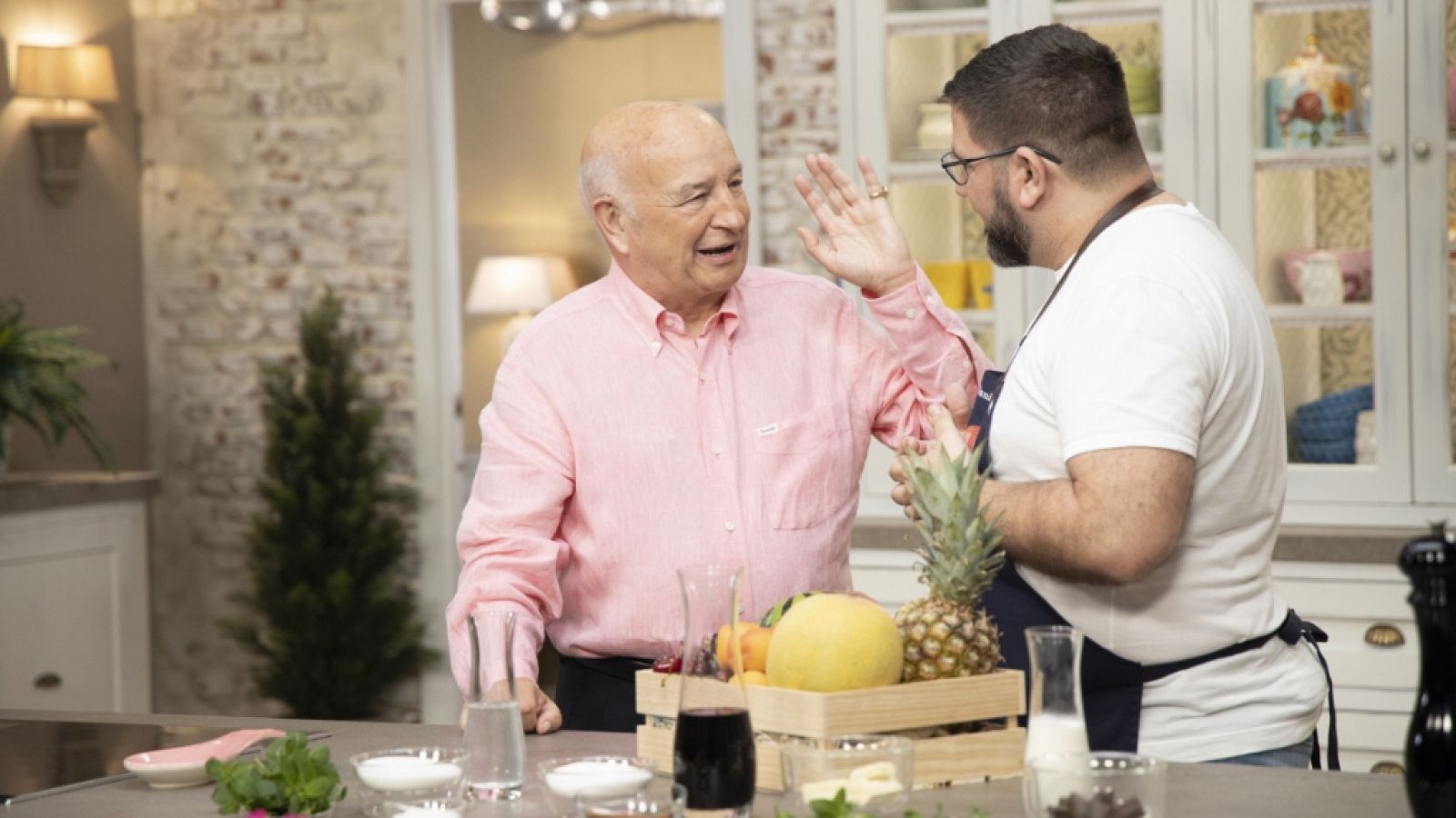 Hacer de comer - Rollo de carne y verduras y frutas de verano - ver ahora