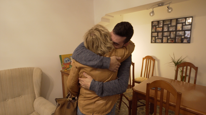 7 días sin ellas - Las mujeres se reencuentran con sus familias