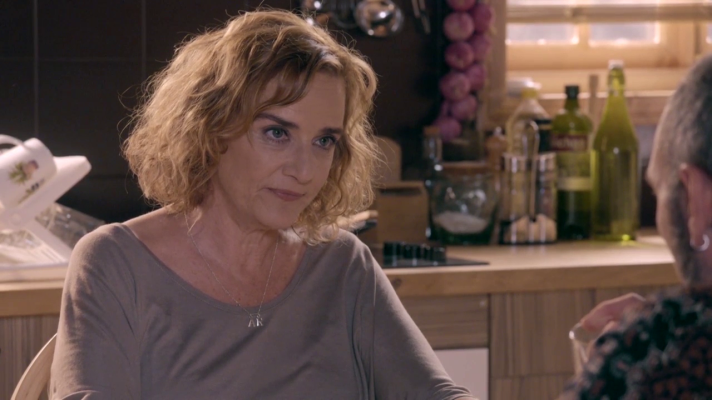 Servir y proteger - Elvira traza un nuevo plan