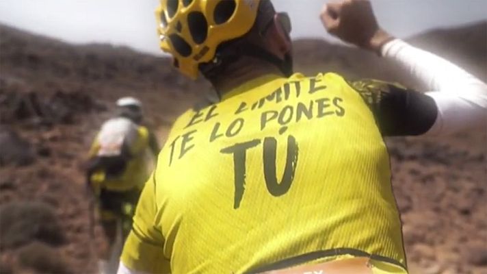 Telediario 1 - Alex Roca nos muestra su hazaña en la Titan Desert