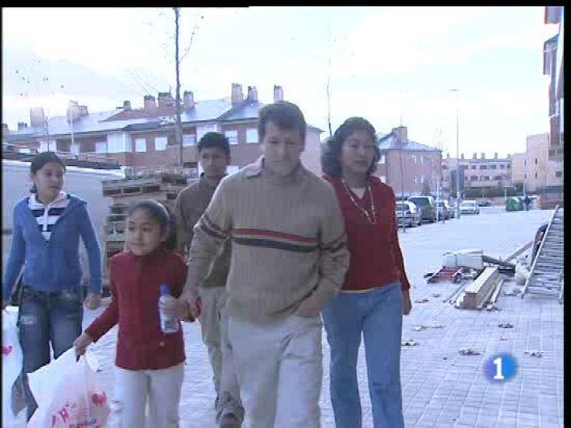 El Consejo de Ministros da luz verde a la nueva ley de Extranjería | Ver