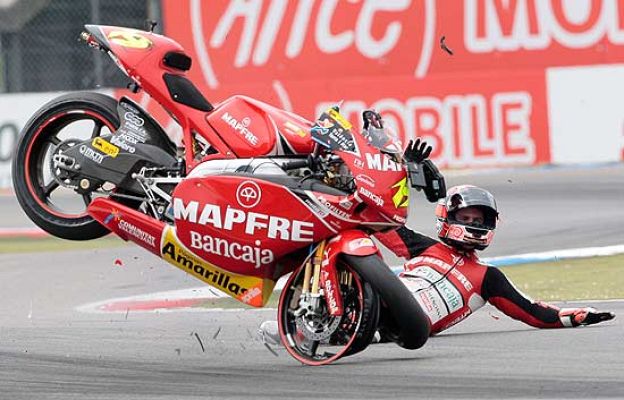  - Bautista se va al suelo