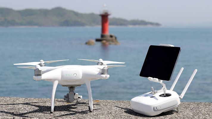 Telediario 1 - La localidad gallega de Sanxenxo utilizará drones para advertir de los peligros a los bañistas
