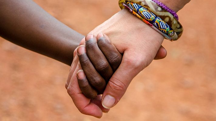 Telediario 1 - Verano internacional solidario, una opción que eligen cada más los jóvenes durante las vacaciones