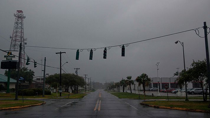 Telediario 1 - El huracán Barry se debilita a tormenta tropical tras tocar tierra en la costa sur de Luisiana
