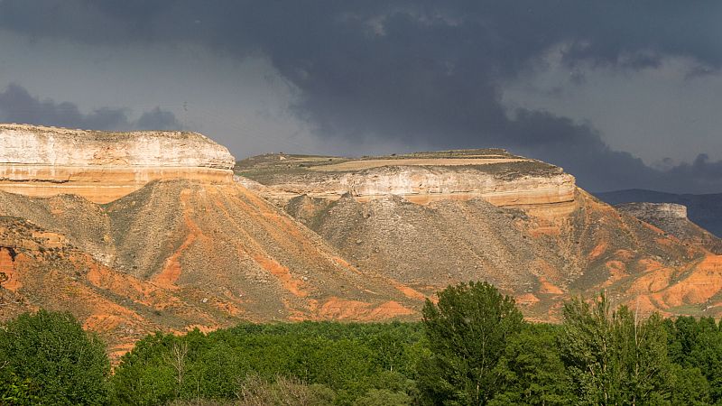 Chubascos y tormentas que podrían ser localmente fuertes en Teruel - Ver ahora