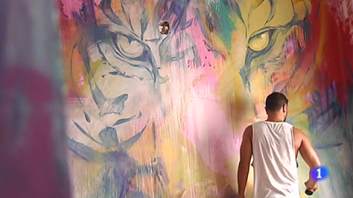 Telediario 1 - El pintor gaditano Adrián Torres dedica parte de su tiempo a dar color a vidas oscuras