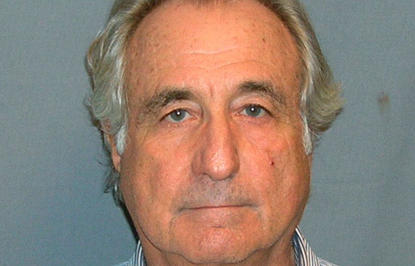 Madoff condenado a 150 años de cárcel por once delitos de fraude, lavado de dinero, perjurio y robo | Ver