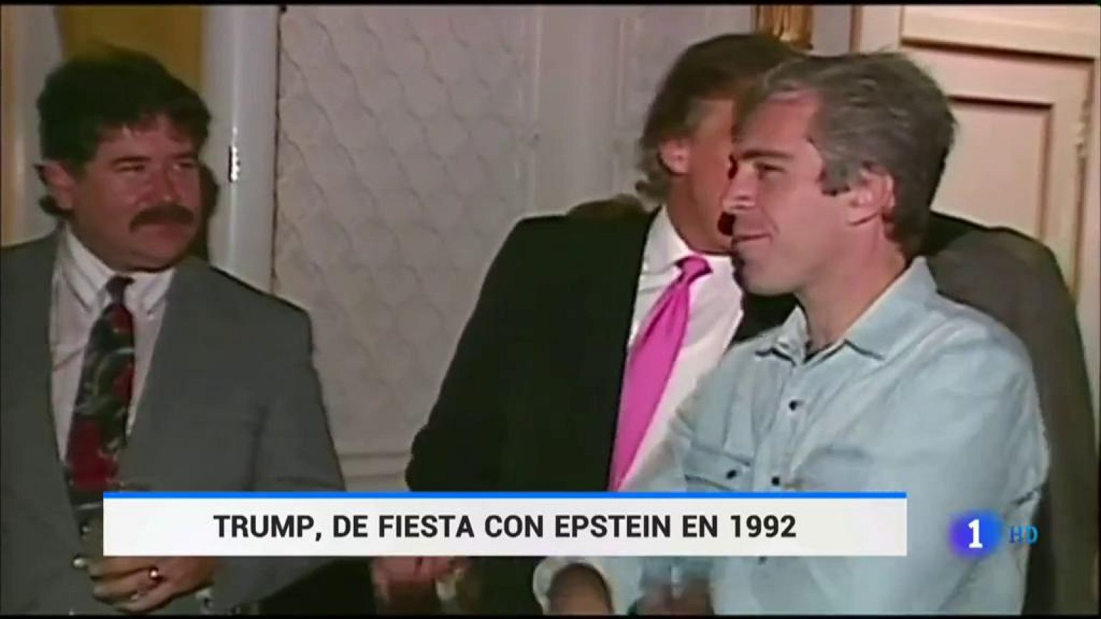 Un vídeo de 1992 muestra a Trump de fiesta con el acusado por tráfico de menores Jeffrey Epstein