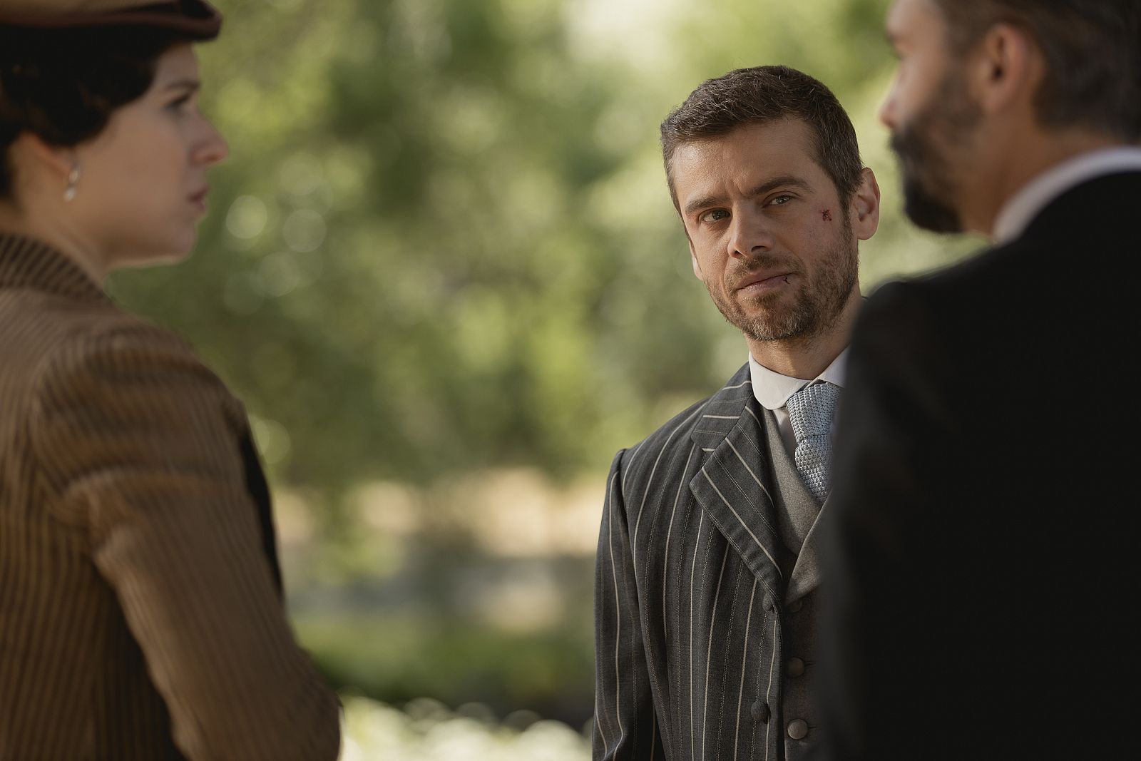 Felipe y Genoveva se reúnen con Eladio | Ver