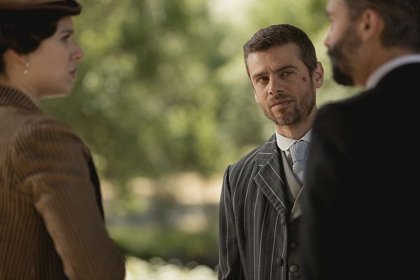 Acacias 38 - Felipe y Genoveva se reúnen con Eladio