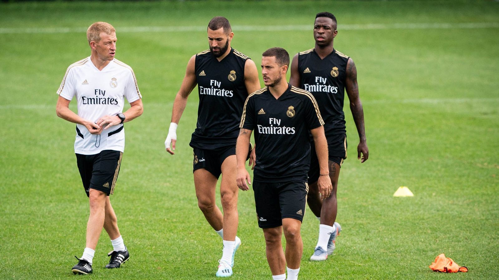 Los equipos ultiman los fichajes y arrancan los partidos de verano