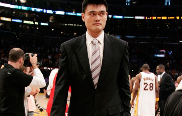 Baloncesto en RTVE - Yao Ming se lesiona gravemente