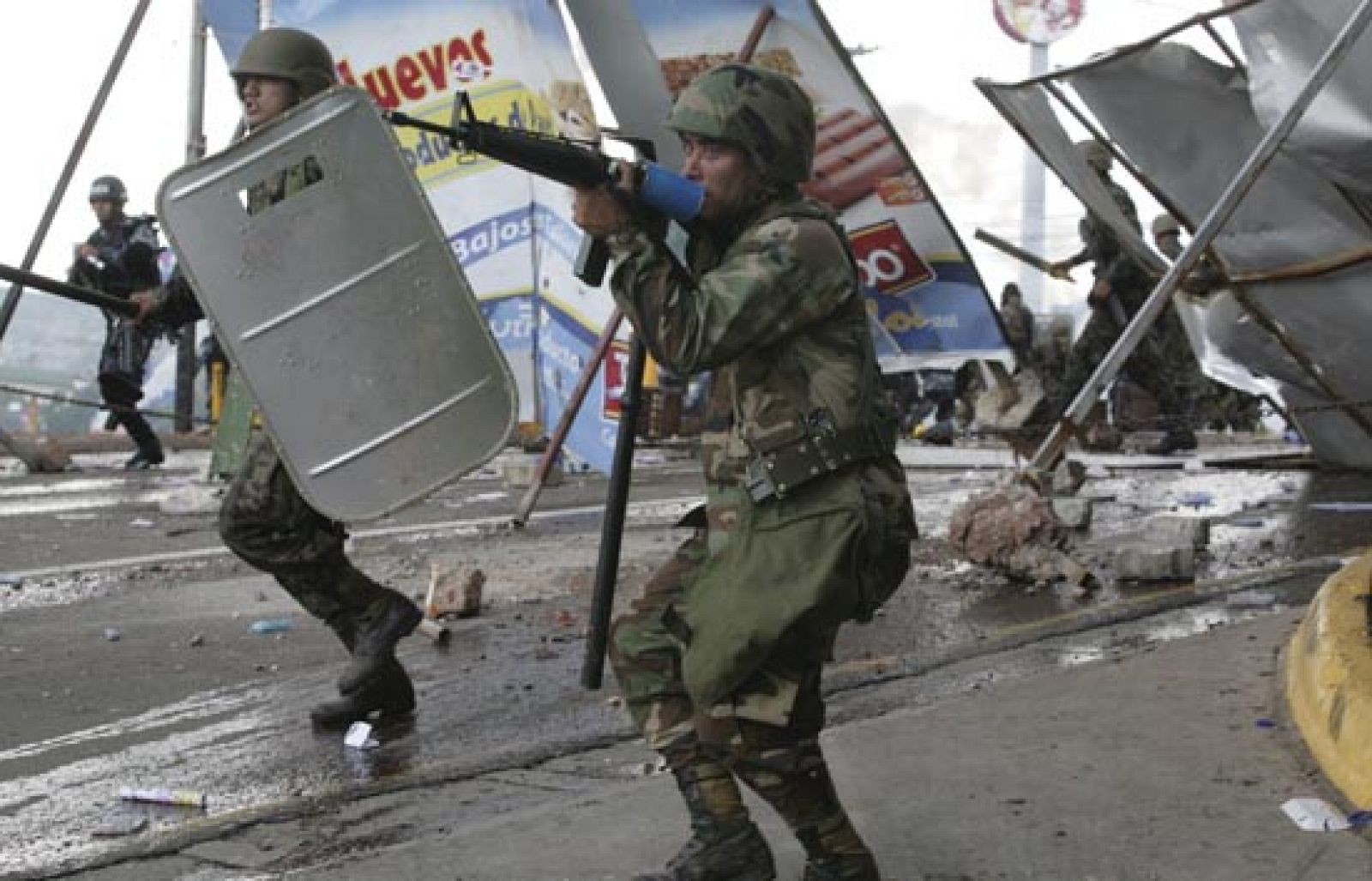 Noche de calma en Honduras por el toque de queda pero preocupación por los enfrentamientos que han dejado decenas de heridos | Ver