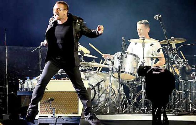 La 2 Noticias - Arranca la gira de U2 en Barcelona