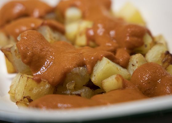Hacer de comer - "Patatas bravas" de Dani García