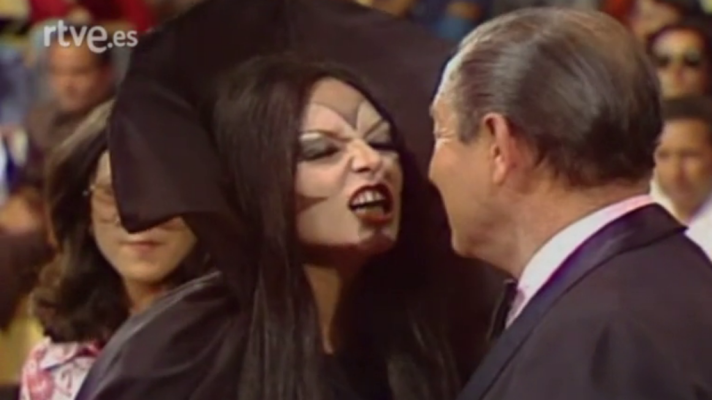 Un, dos, tres - La equitación (Fragmento)