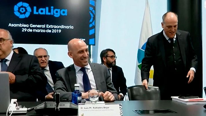 Telediario 1 - Competición veta los partidos de los viernes y los lunes y LaLiga se remite a lo que diga la justicia ordinaria